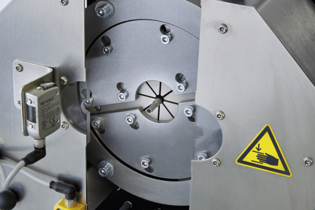 Detailaufnahme einer Rundnetzmaschine von Fichter Formtec GmbH – Präzisions-Umformtechnik für Metallbearbeitung, Rollieren und Verpressen