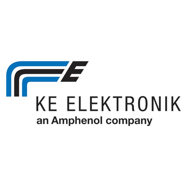 Logo von KE Elektronik – schwarzer Schriftzug mit blau-schwarzem Symbol und dem Zusatz „an Amphenol company“